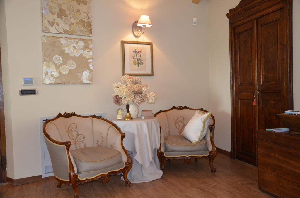 فندق Cascina Castagneto CastellʼAlfero المظهر الخارجي الصورة