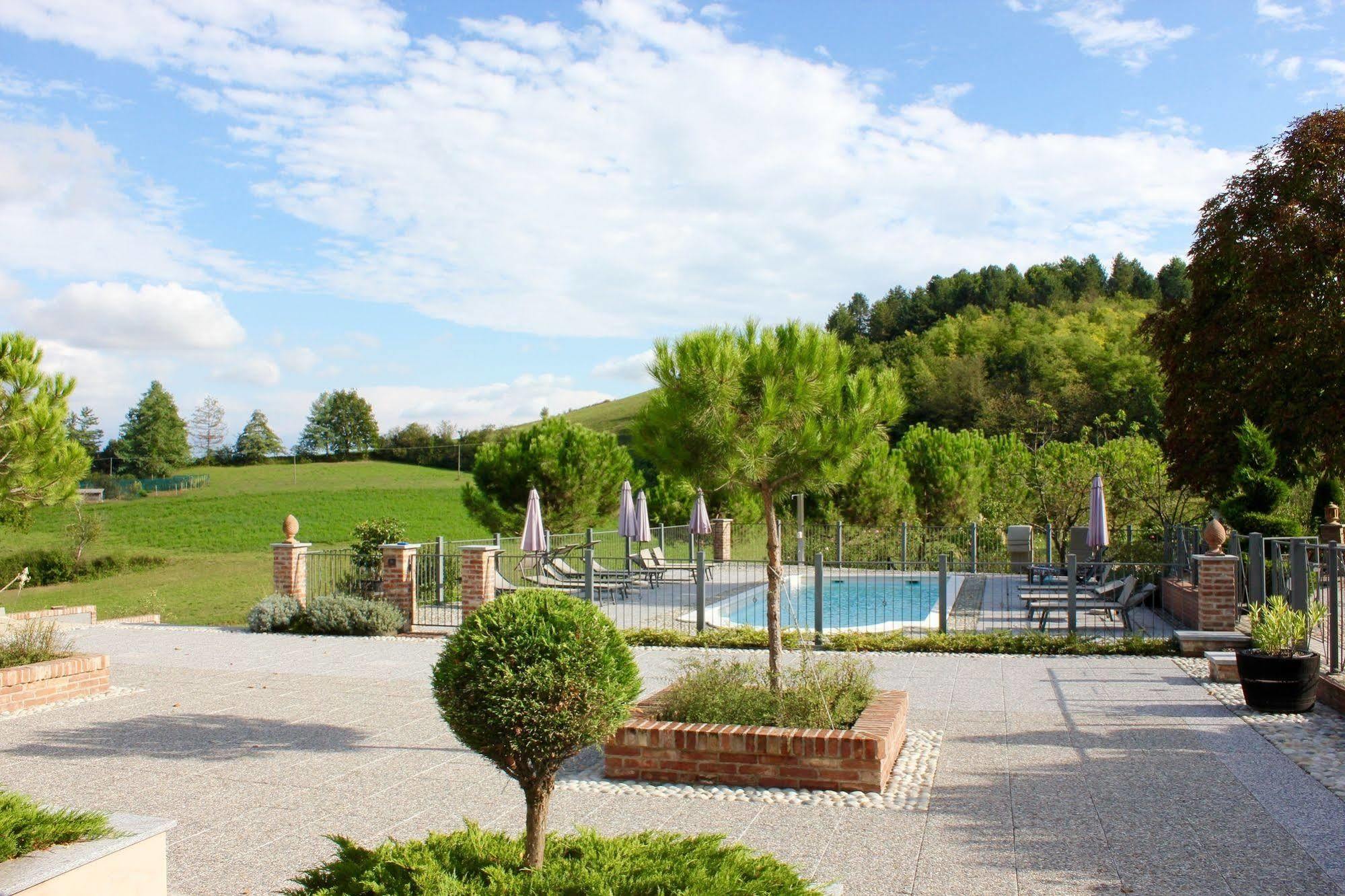 فندق Cascina Castagneto CastellʼAlfero المظهر الخارجي الصورة