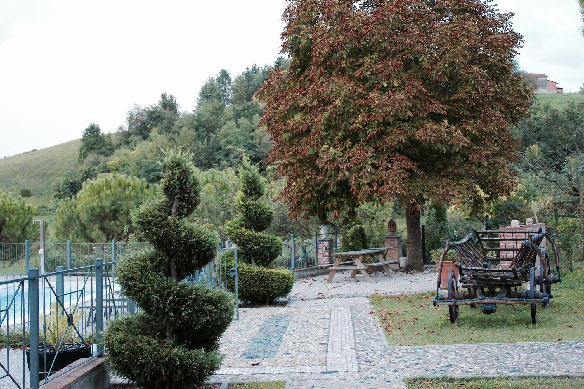 فندق Cascina Castagneto CastellʼAlfero المظهر الخارجي الصورة