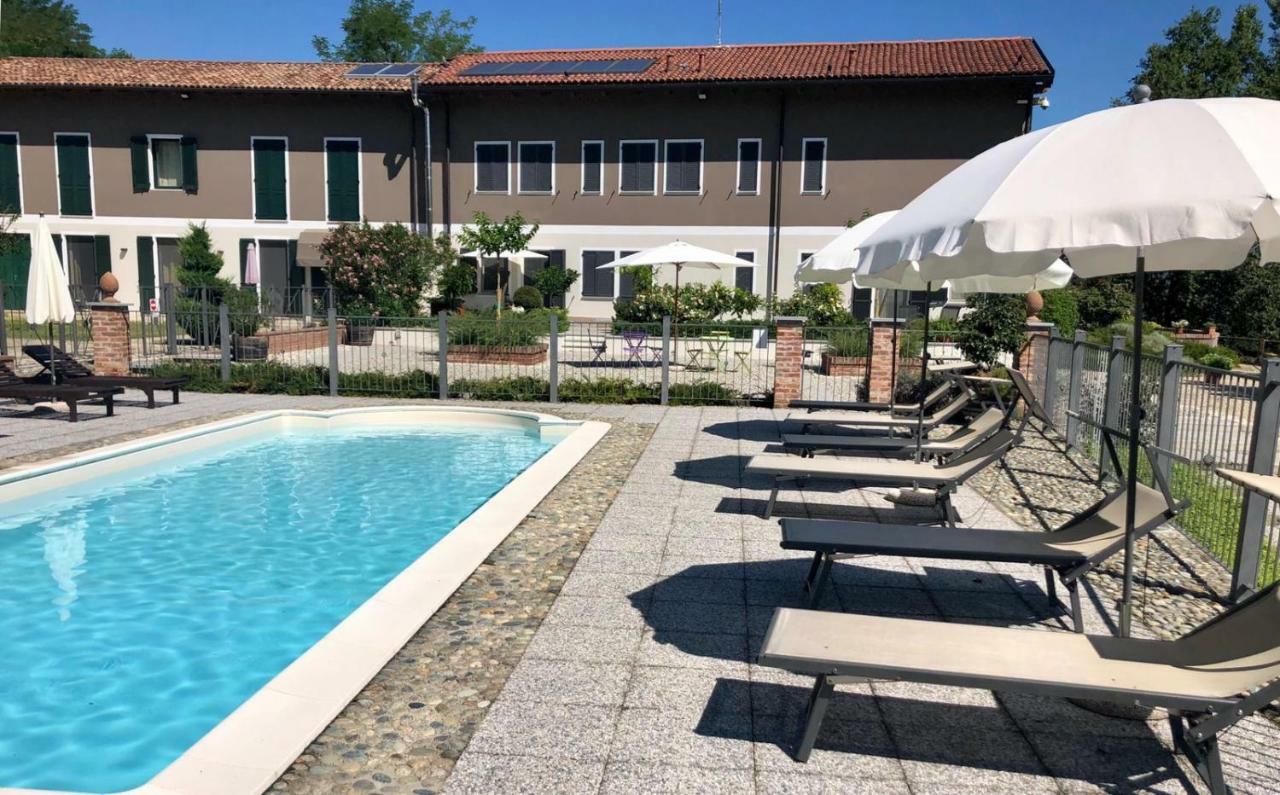 فندق Cascina Castagneto CastellʼAlfero المظهر الخارجي الصورة