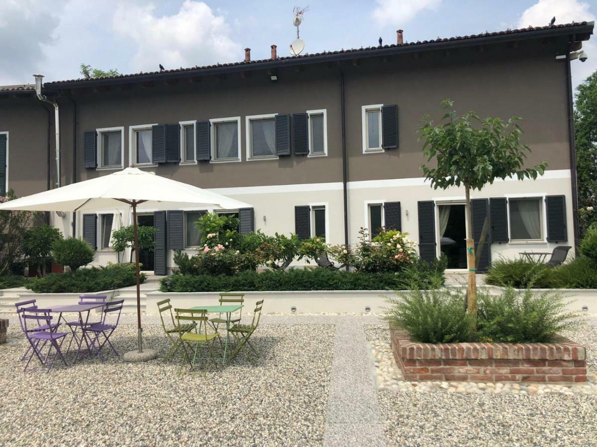 فندق Cascina Castagneto CastellʼAlfero المظهر الخارجي الصورة