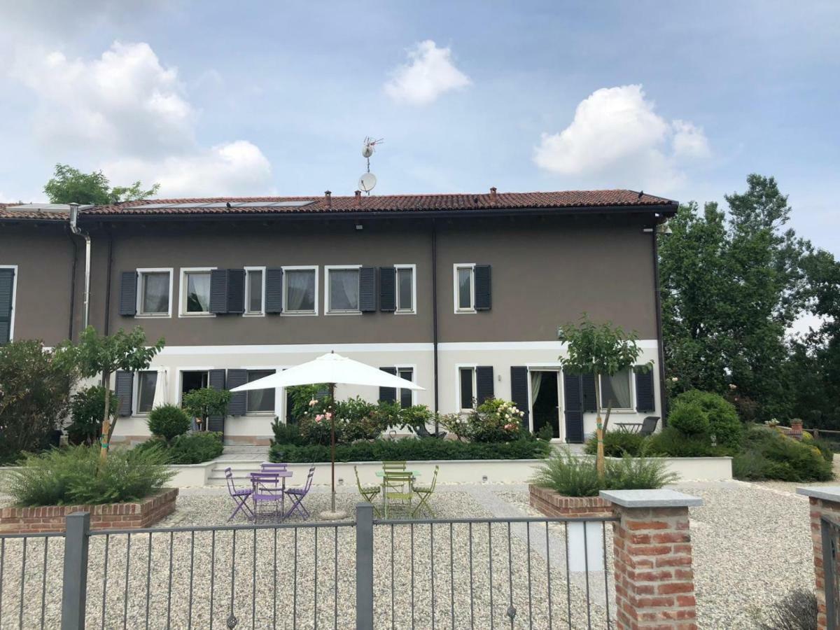 فندق Cascina Castagneto CastellʼAlfero المظهر الخارجي الصورة
